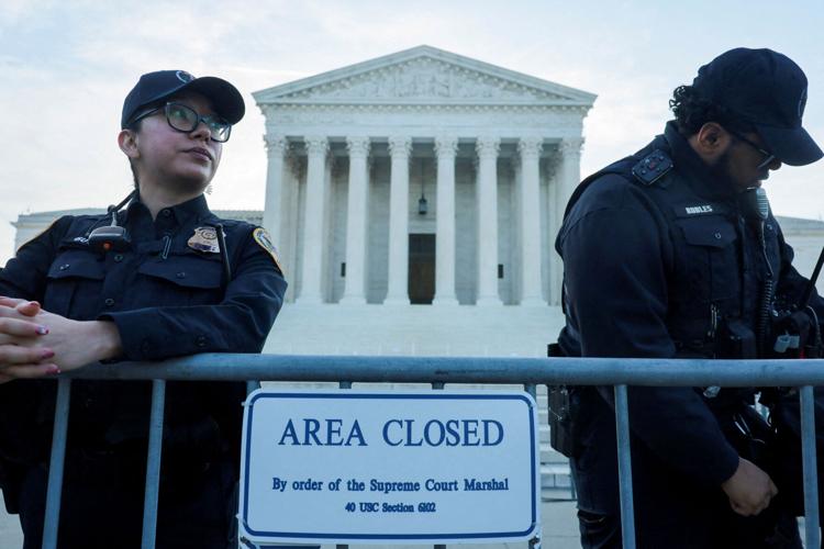 FILE PHOTO: U.S. Supreme Court to hear Trump's bid to limit birthright citizenship in Washington