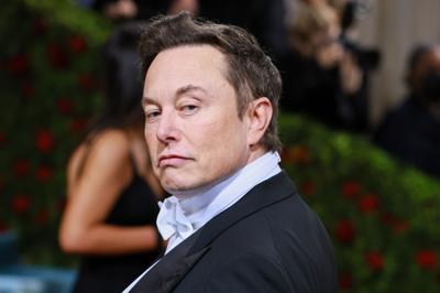 No, Elon Musk is not buying Manchester United