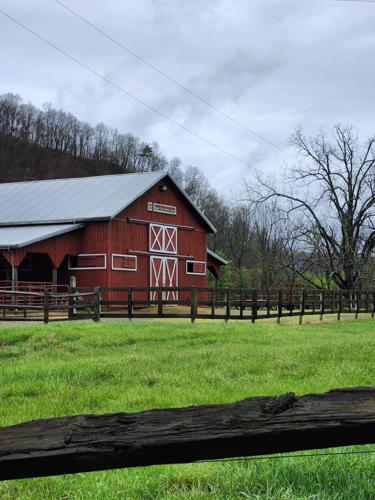 A riverside barn in Virginia’s New River Trail State Park offers both photography and painting inspiration.
