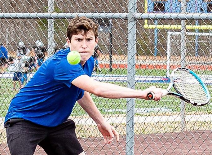 Hickory tops Titans in NWC opener