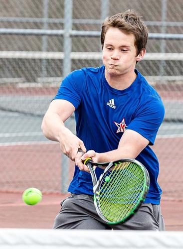 Hickory tops Titans in NWC opener