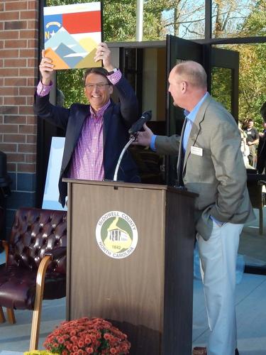 Governor says Universal center can be national model