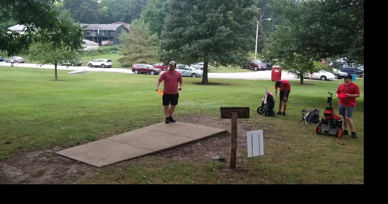 Watch Players spin Sunday away at BloomingtonNormal disc golf tourney