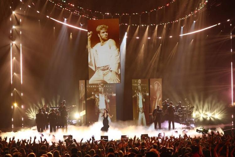 Raye at The 2026 MTV Video Music Awards during a tribute to George Michael.