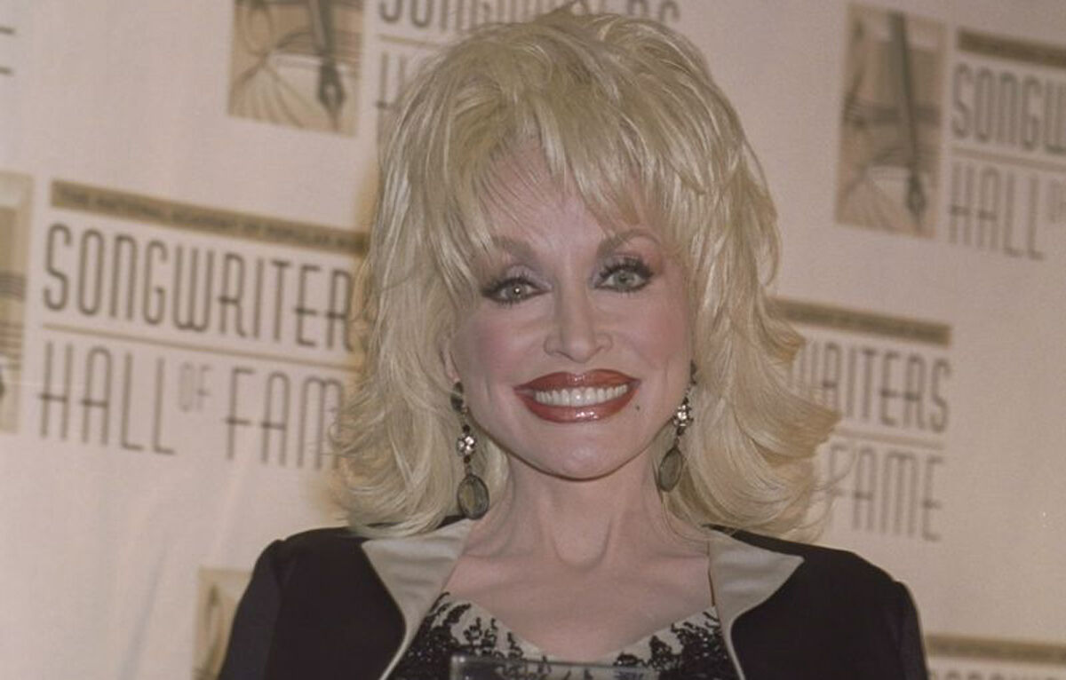 ENTER-DOLLY-PARTON-HOST-ACADEMY-COUNTRY-2-NY.jpg