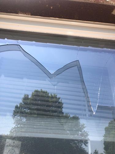 050822-mnh-news-prayerpooper-p3