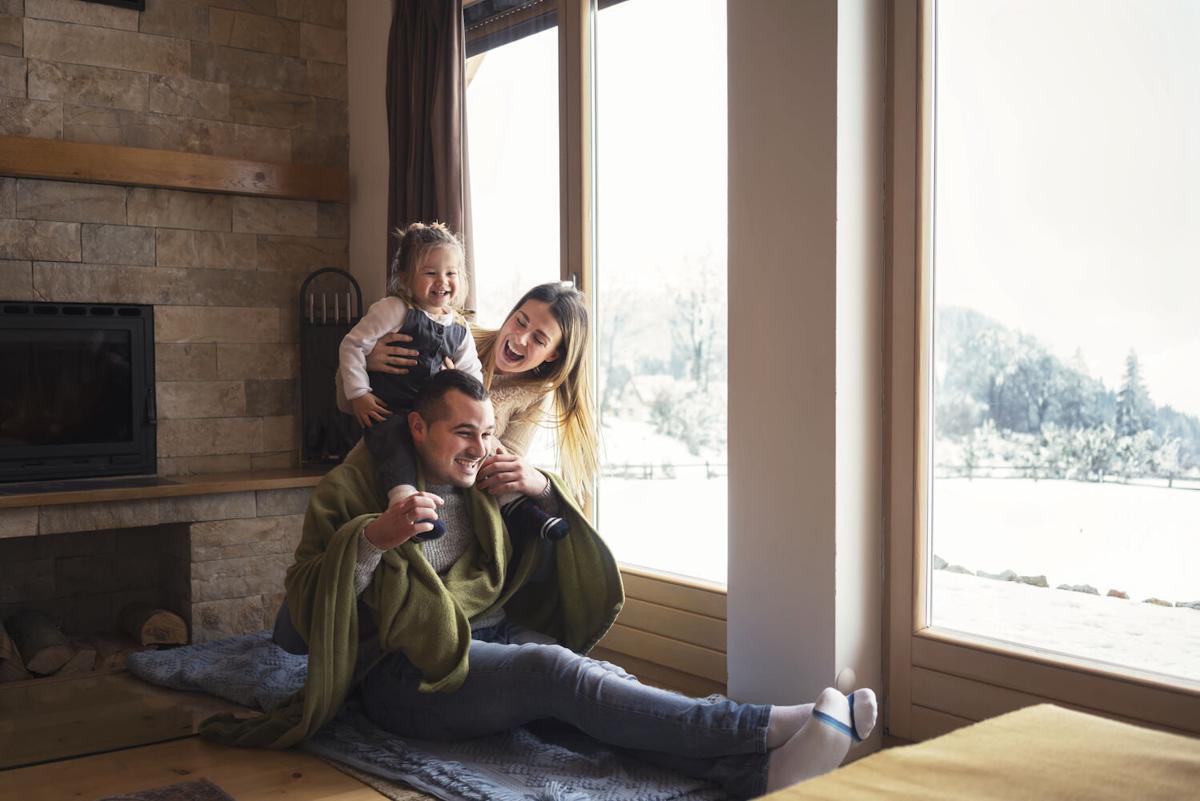 Holiday travel can be expensive. It might be tempting to pay in installments, but you'll miss out on some benefits that come with paying in full.