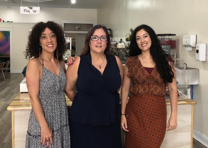 Reese’s Delectables serves sandwiches, smoothies, salads in downtown Marion