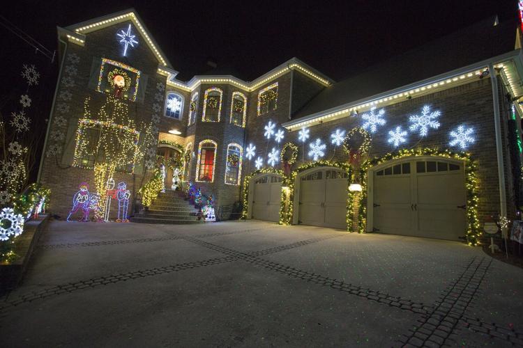 Christmas In The Grove 2022 Decatur resident gives home annual extreme Christmas makeover