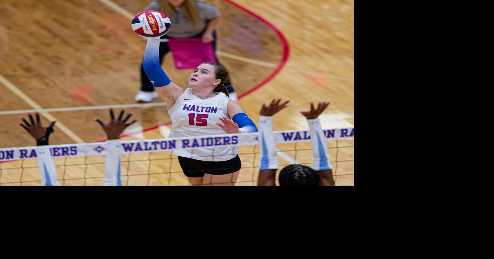 Walton holds off Pope in 'Backyard Brawl'