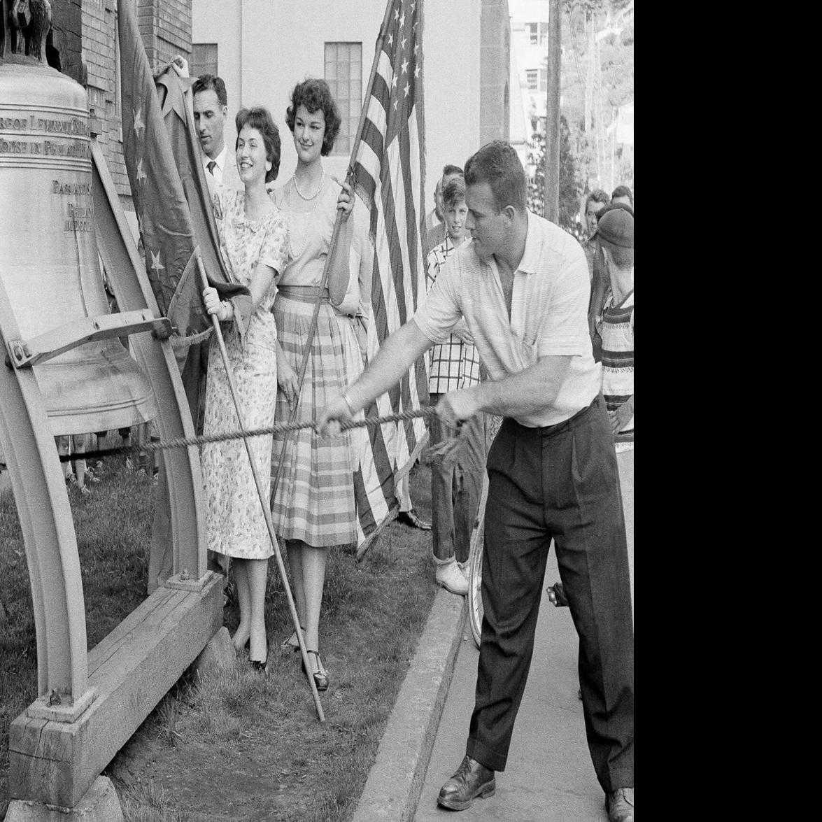 Far from the original in Philadelphia, these fans hunt for the Liberty Bell  replica in each state | National News | mdjonline.com