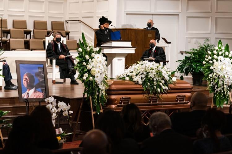 Dignitaries, family remember Hank Aaron during baseball great's funeral