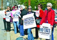 Dozens Protest Clinic News Mdjonline Com