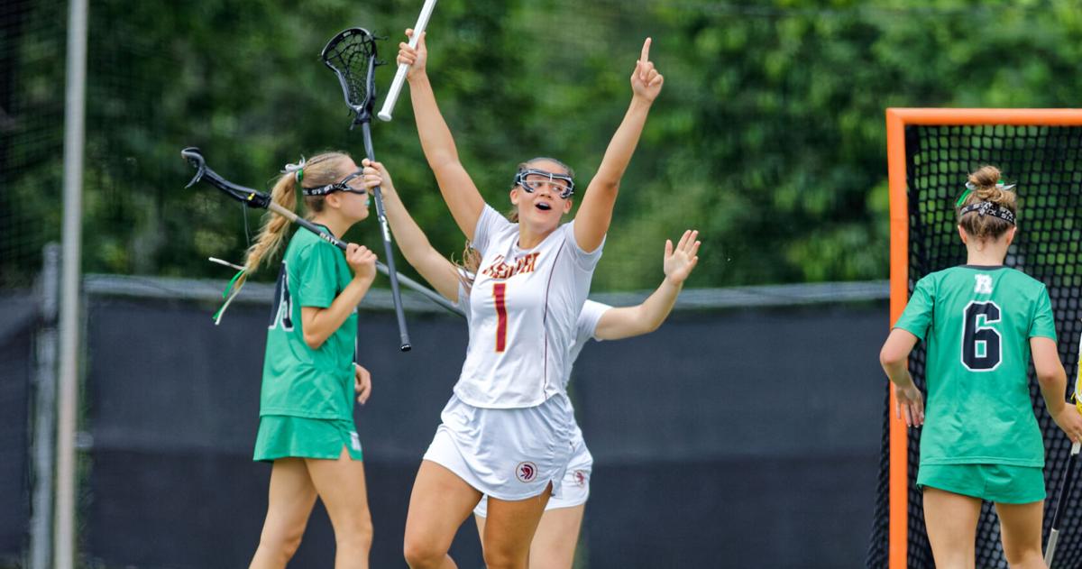 Lassiter rallies late to earn championship berth