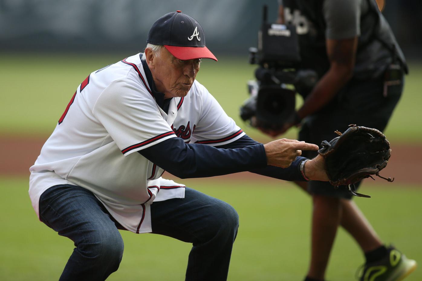 Legendary Atlanta Braves pitcher Phil Niekro dies at 81