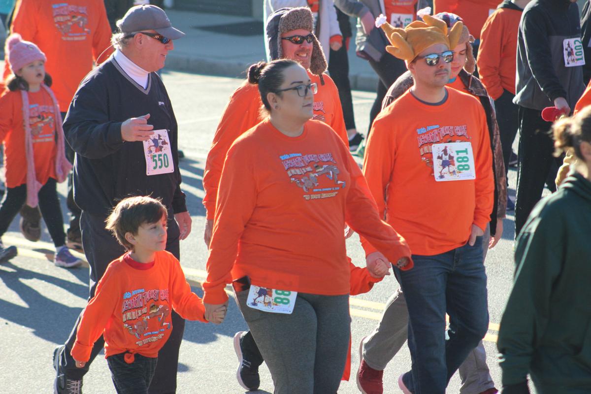 Acworth Turkey Chase brings in runners, cans News