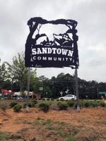 Sandtown roundabout art celebrates local nature