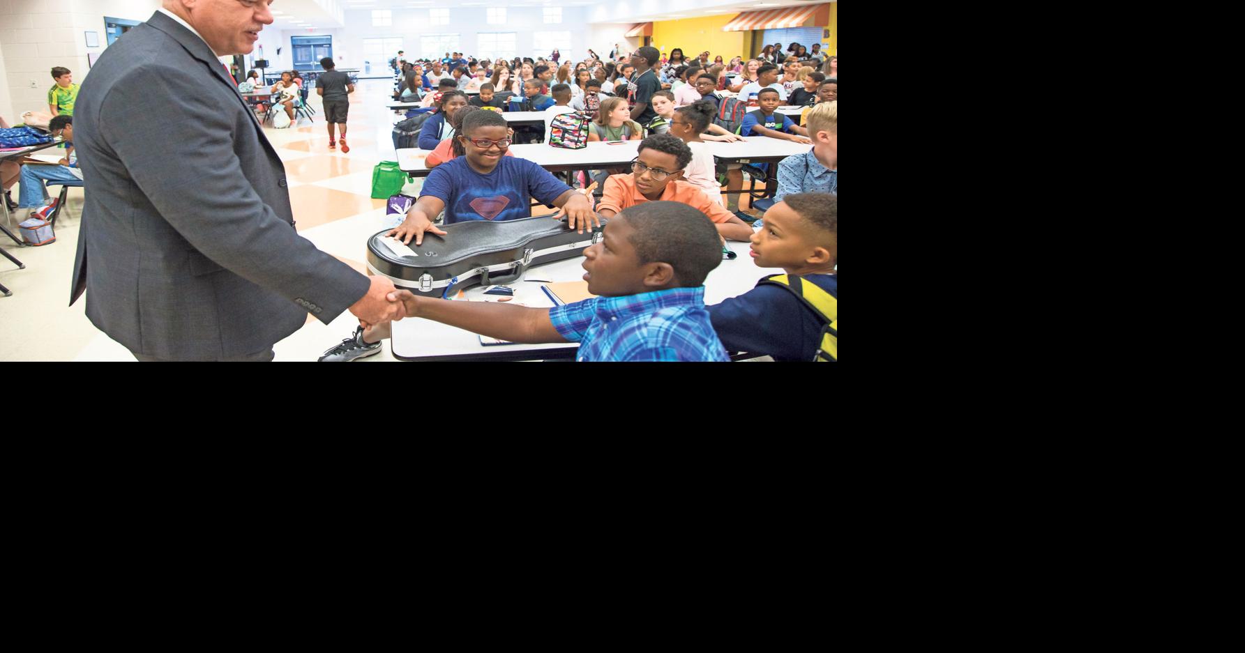 Cobb Superintendent Ragsdale back students at Lovinggood