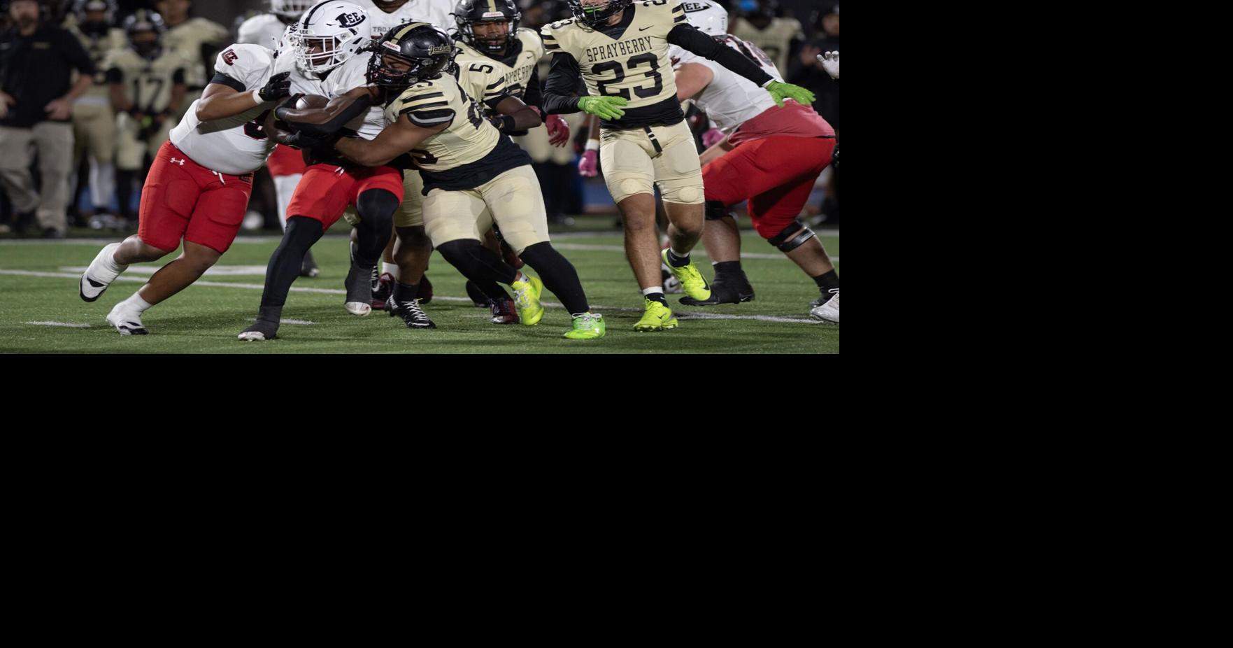 Lee County pulls away from Jackets in fourth quarter