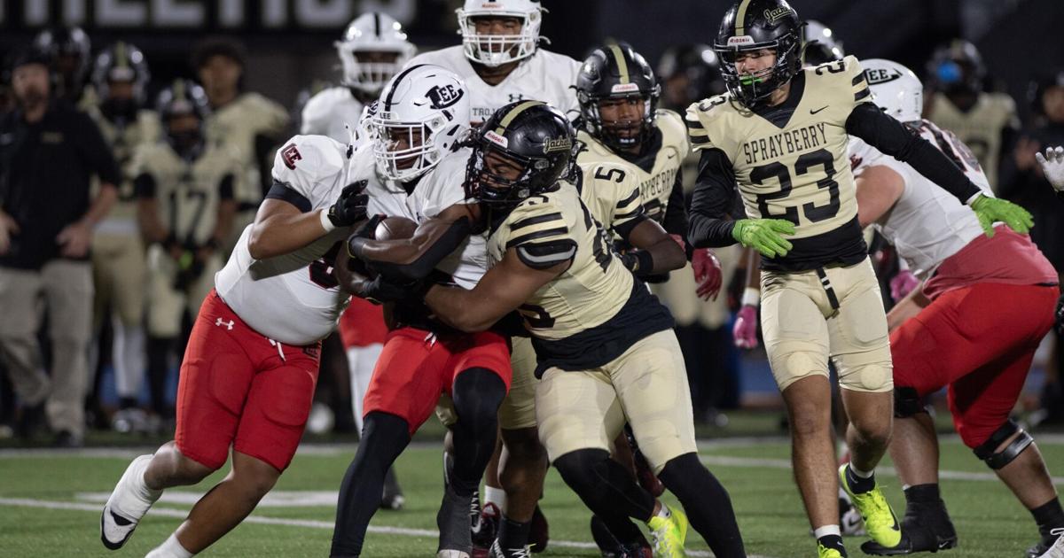 Lee County pulls away from Jackets in fourth quarter