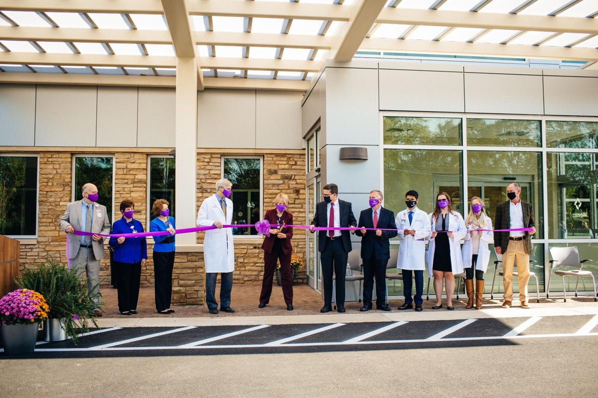 112120_MDJ_Community_WellStar4_WellstarECCCRibbonCutting1.jpg