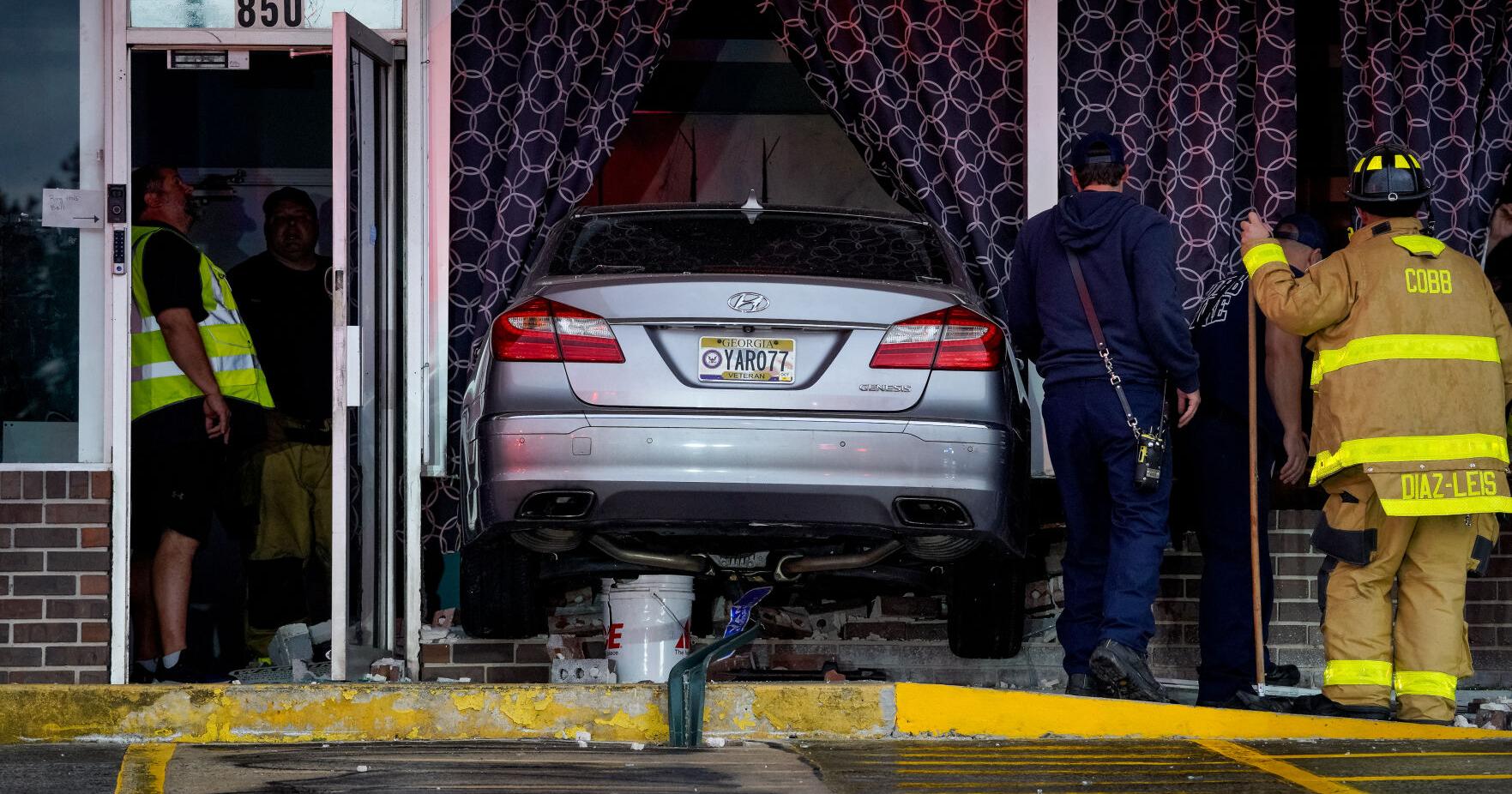 Car Drives Into North Cobb Banquet Hall - Vimarsana News