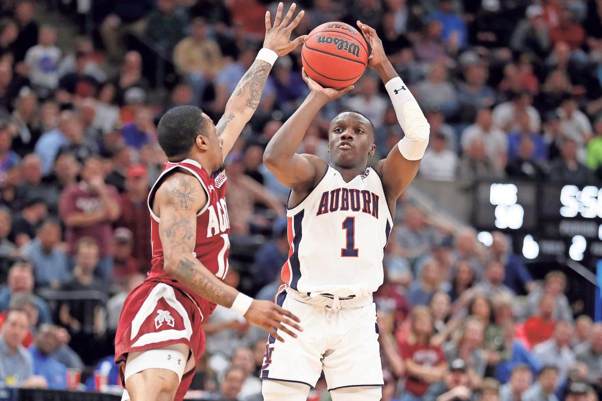 Report Former Pebblebrook Star Jared Harper Signs With Nba S Suns