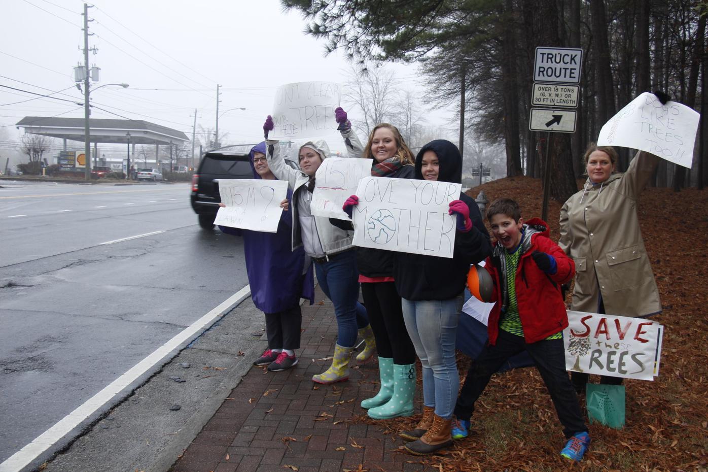 Roswell residents protest to 'Save the Trees' from city green