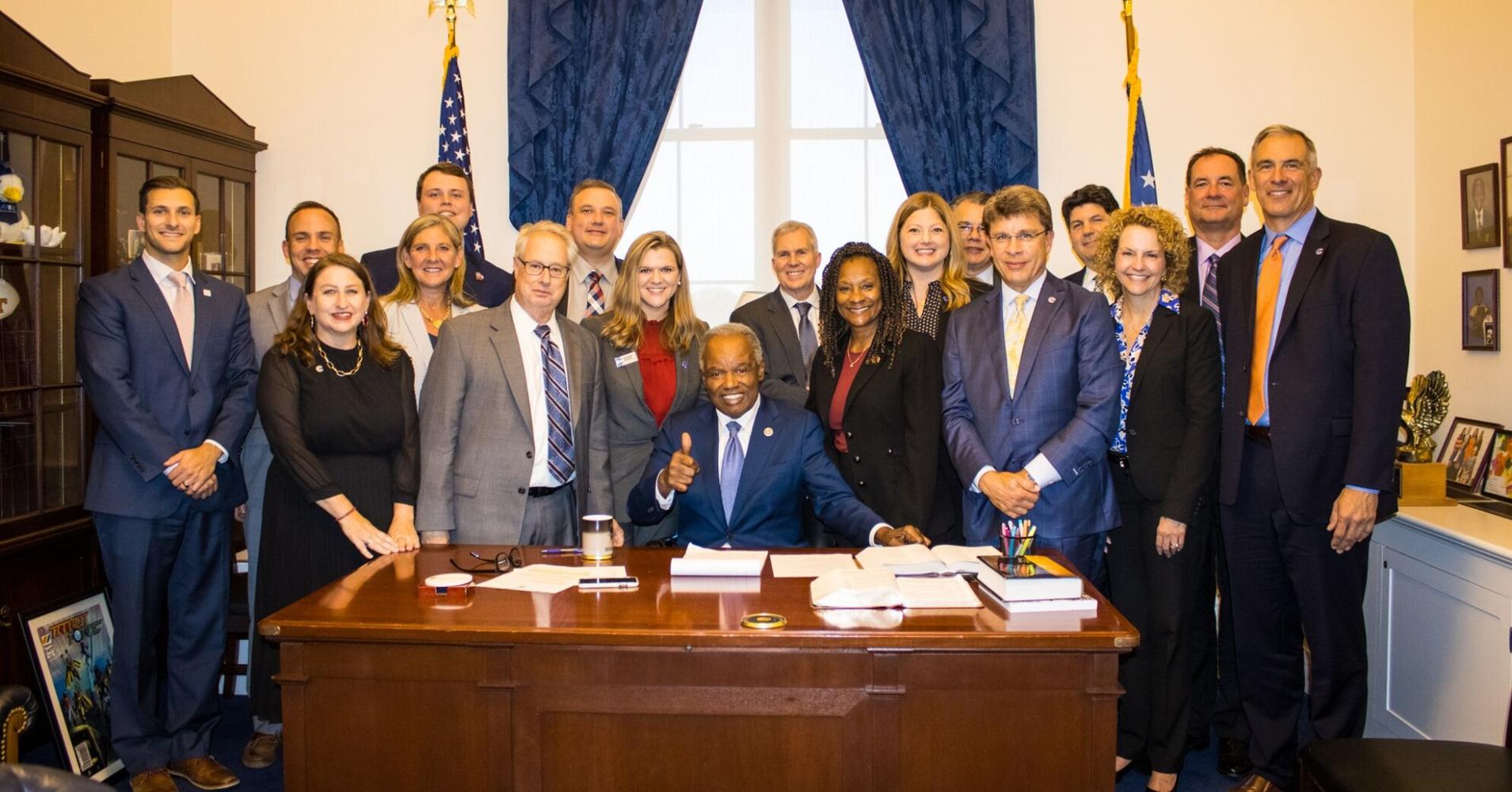 Cobb leaders mourn death of longtime Congressman David Scott | Politics ...