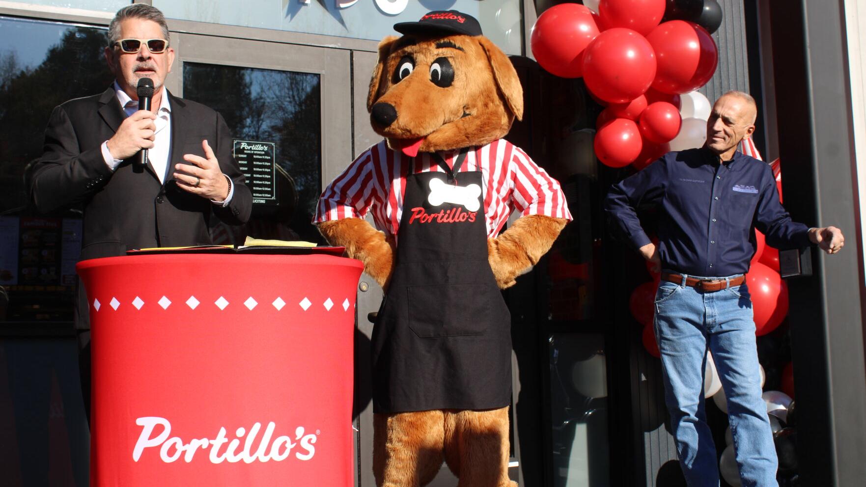 Portillo’s opens first Georgia location to massive crowds in Kennesaw ...