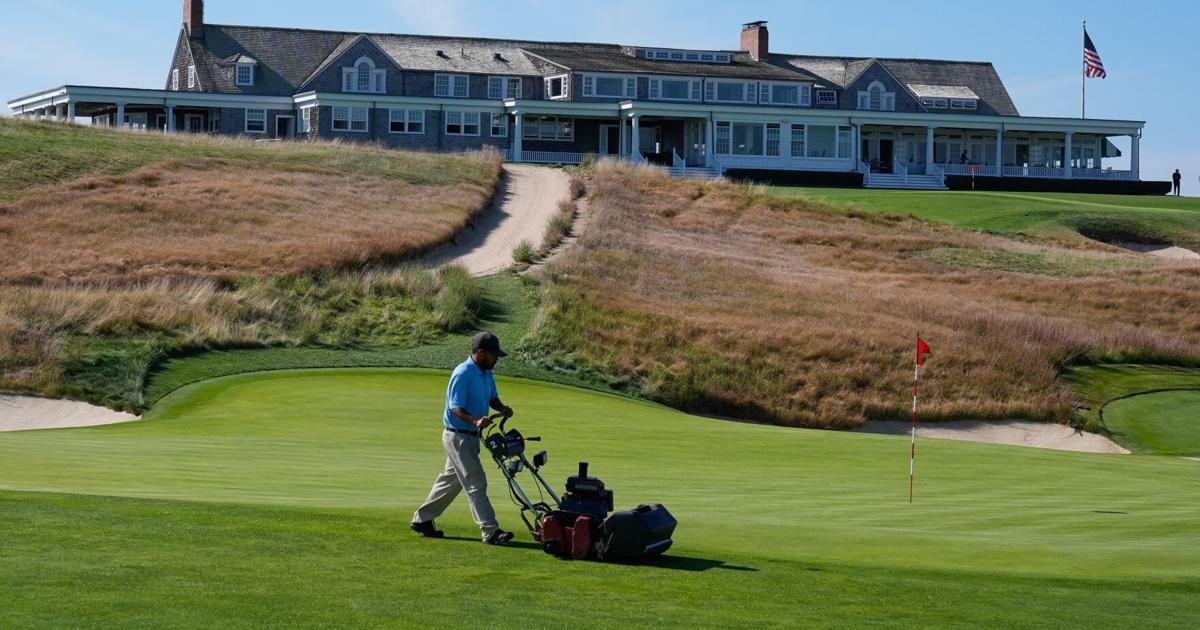 Miles Russell qualifies for the US Open at age 17 with Tiger Woods' son on the bag
