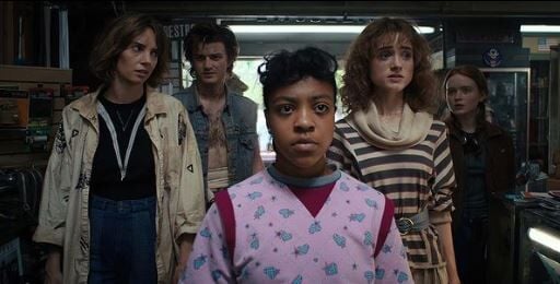 The cast of Stranger Things look like they're in an Old Navy commercial :  r/funny