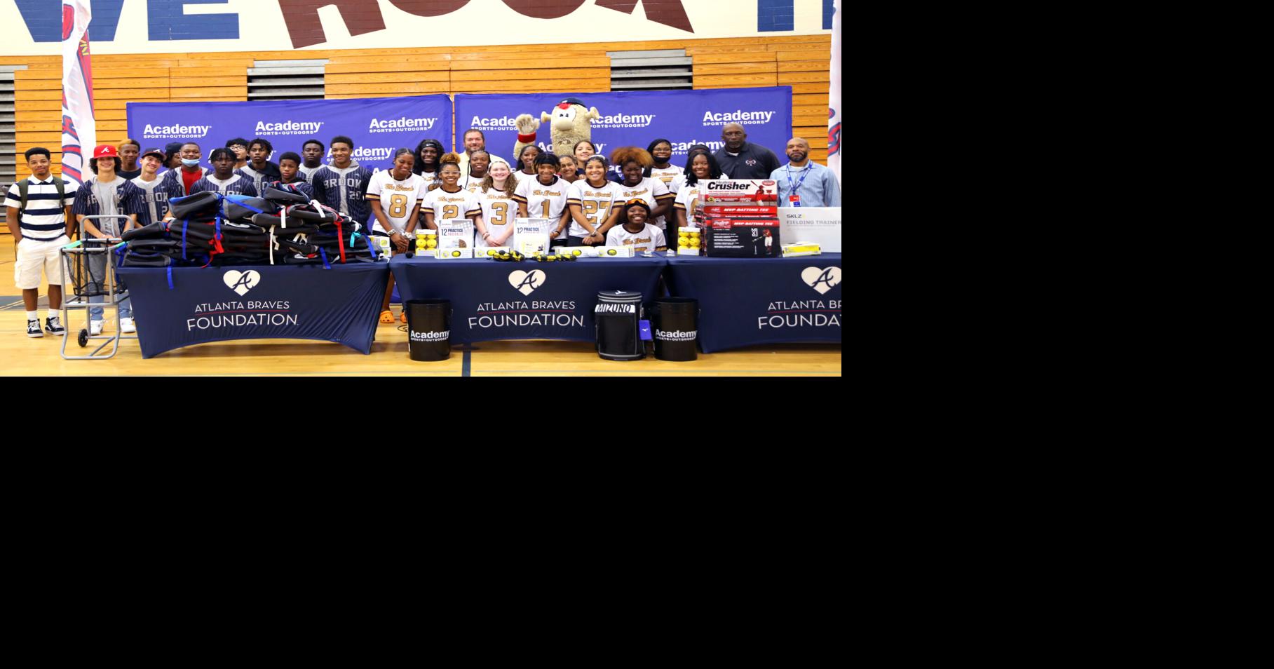 Pebblebrook baseball, softball teams receive equipment donation