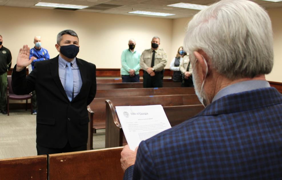 floyd-county-s-elected-officials-take-oaths-ready-for-new-year