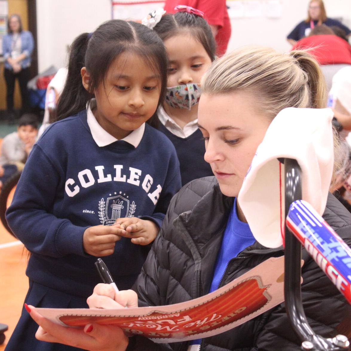 Braves' Michael Harris II visits Smyrna school for day of giving, Local  News