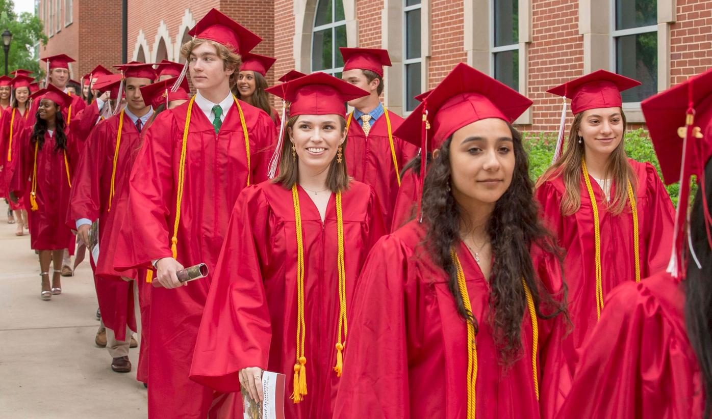 052919_MNS_full_Woodward_grad_005 Foster Barnard Ariana Alvord Isabela Baldwin Anna Gianneschi