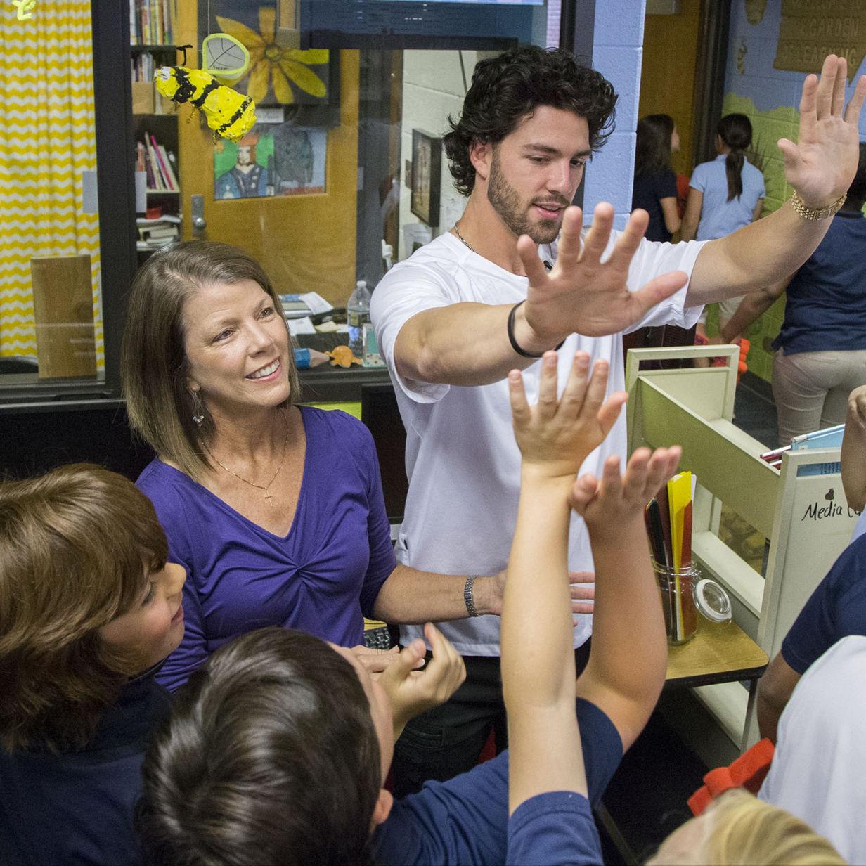 Dansby Swanson surprises mother during Braves' Teacher Appreciation Week |  Cobb Business Journal | mdjonline.com