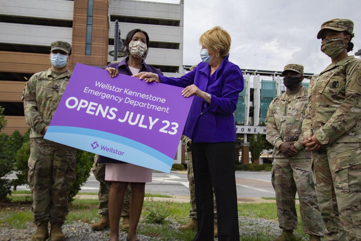 Army Parachute Team Salutes Health Care Workers Helps Wellstar Mark Emergency Department Opening News Mdjonline Com