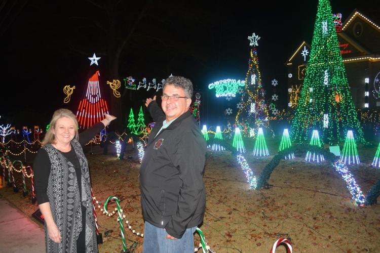 Christmas In The Grove 2022 Decatur resident gives home annual extreme Christmas makeover