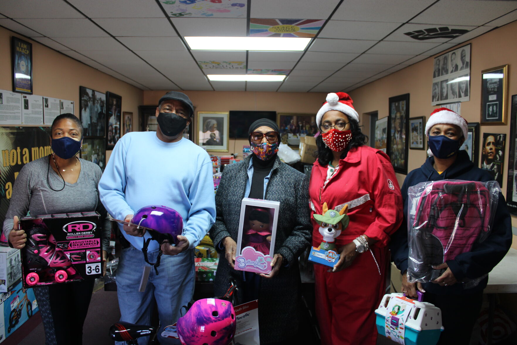 "A phenomenal day": Cobb NAACP gives back with holiday toy drive - Vimarsana News