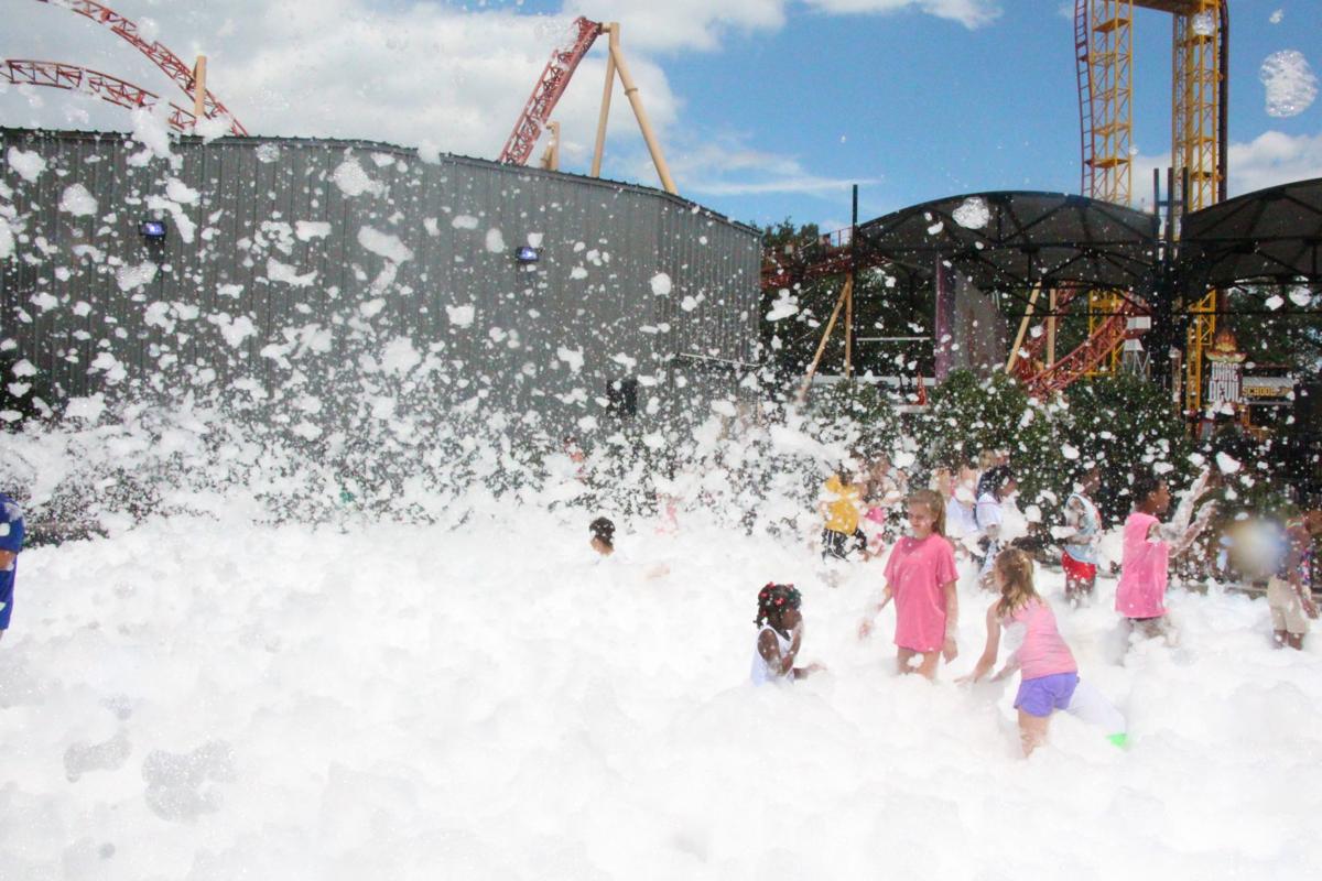 Fireworks Flips And Fun Six Flags Over Georgia Kicks Off July 4th Fest Today News Mdjonline Com