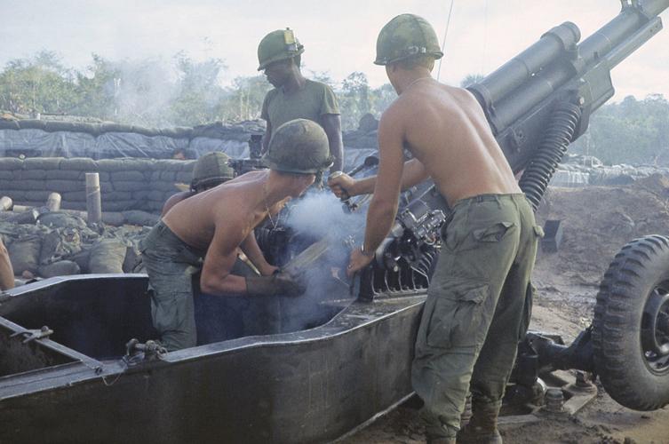 Vietnam exhibit 1 howitzer