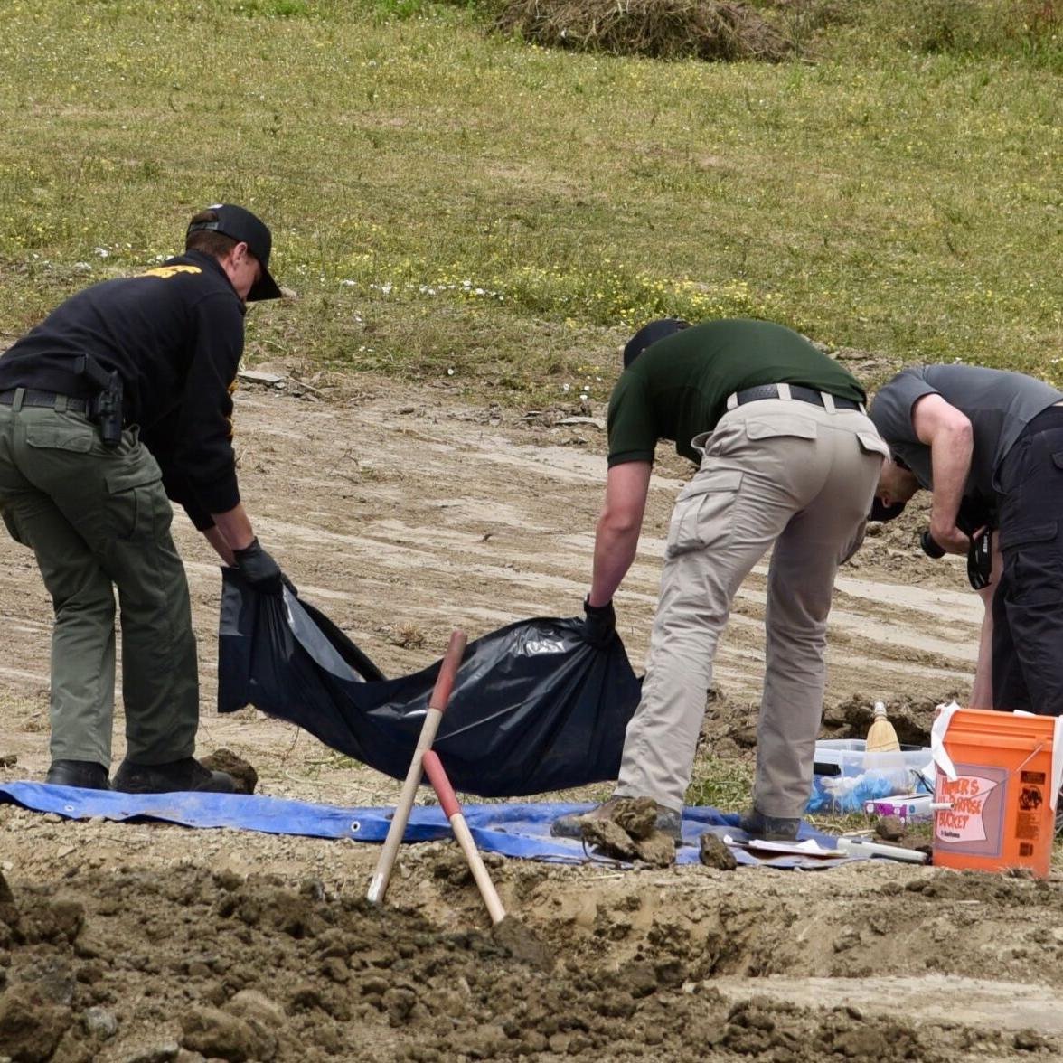 At least 117 dead dogs found in 'horrific scene' at California 'no-kill' shelter | National News | mdjonline.com