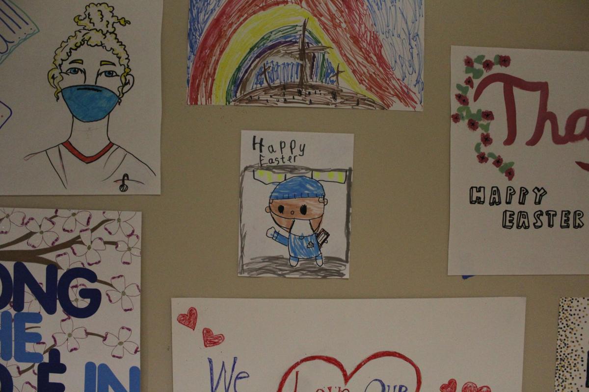 You Are A Hero Mariettans Thank Hospital Workers On The Front