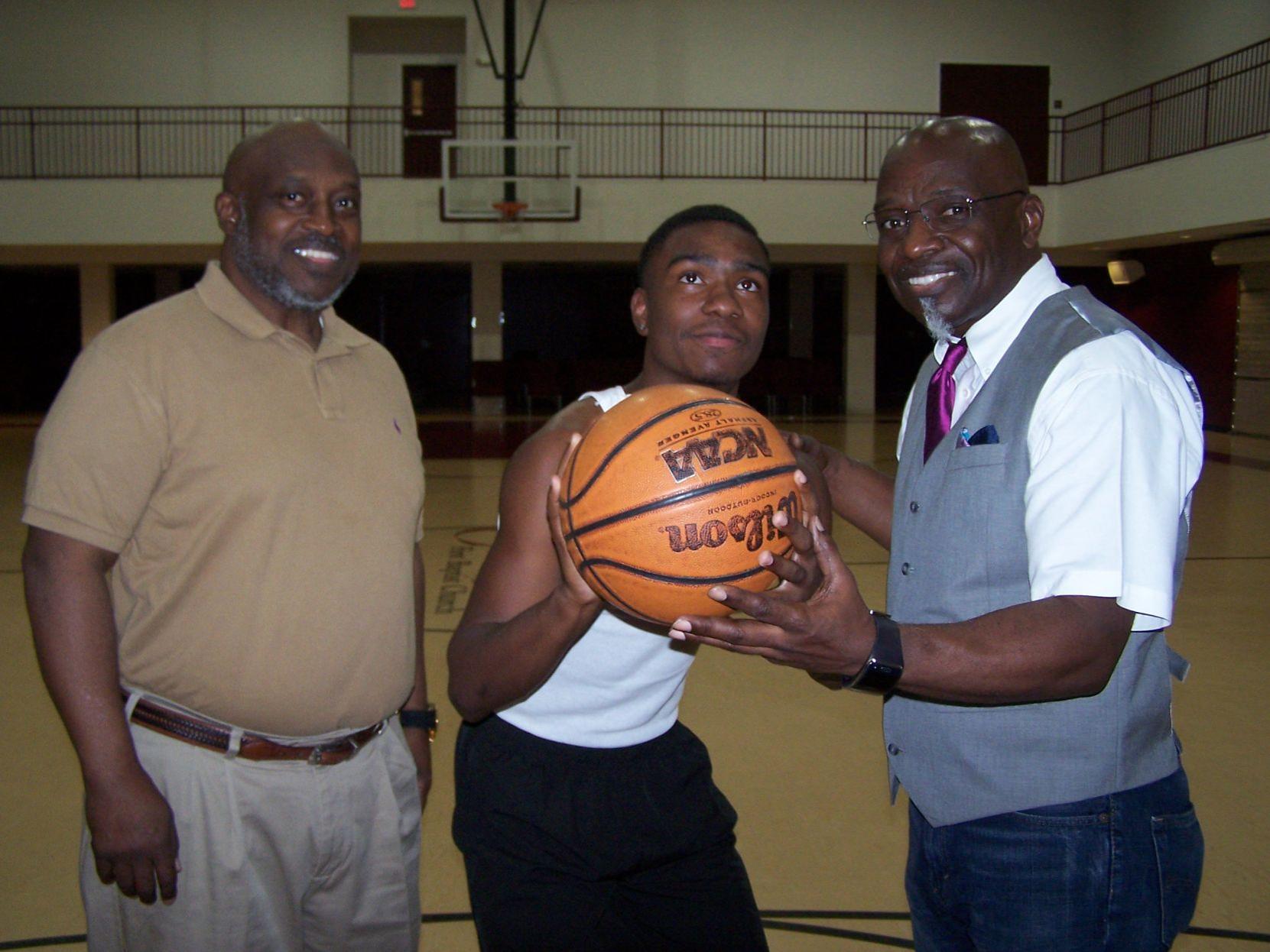 Friday Night Basketball Program In Dekalb Gets Great Response