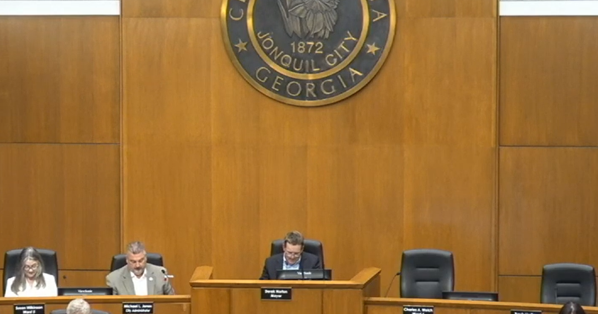 Smyrna approves more funding for Tolleson Aquatic Center, earns Bee City designation