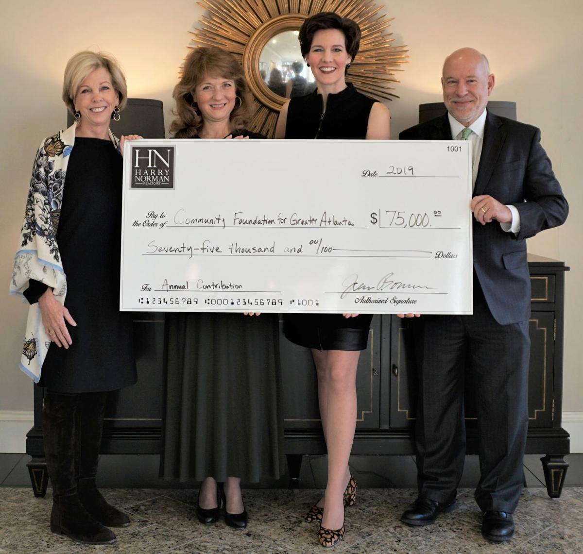 021220_MNS_full_HN_donation Studie Young Elyse Hammett Jenni Bonura Terry Mazany