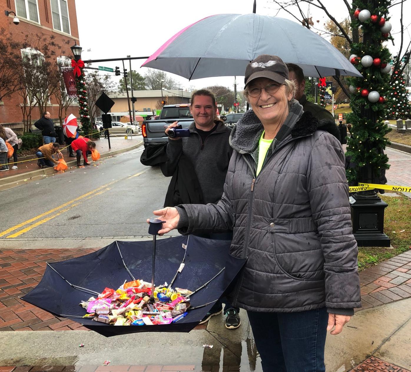 Elvis Leading Hiram Tree Lighting And Dallas Hosting Parade To Bring In Paulding S Christmas Season Community Mdjonline Com