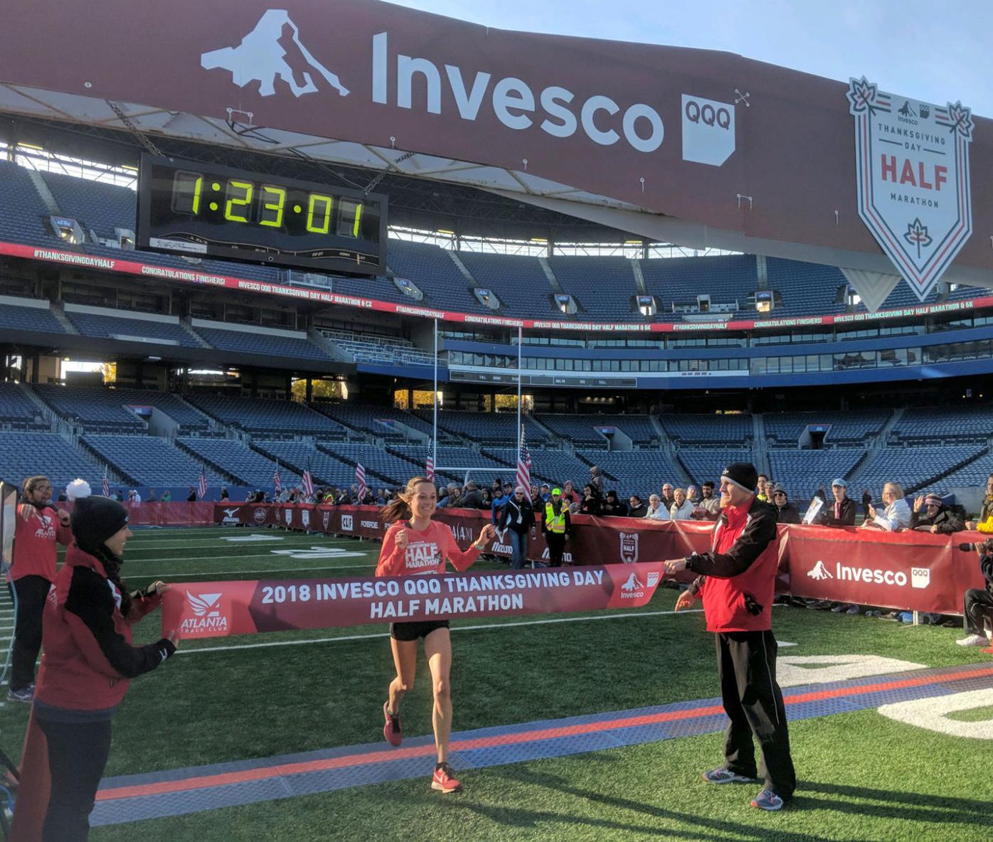Davies Tavani Win Invesco Qqq Thanksgiving Day Half Marathon Sports Mdjonline Com