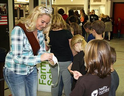 Beef Princess Heidi Kelley attended Farm2School lunch at Rippleside Elementary.